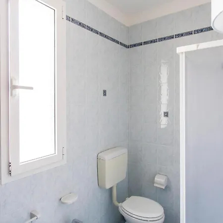 1 Bedroom Lovely In Daire