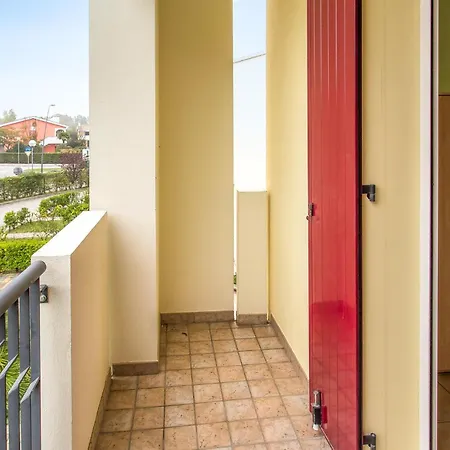 Amazing In With Swimming Pool Apartman Bibione
